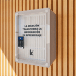 Gabinete para almacenamiento de celulares